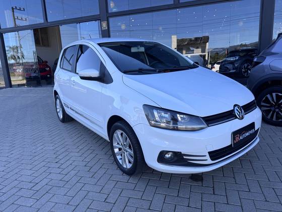 VOLKSWAGEN FOX 1.6 MSI TOTAL FLEX CONNECT 4P MANUAL VOLKSWAGEN FOX 1.6 MSI TOTAL FLEX CONNECT 4P MANUAL